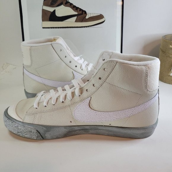 Nike Blazer Mid '77 SE Summit White/ Phantom DV0797-100 Men's Size 10.5 - Picture 2 of 4